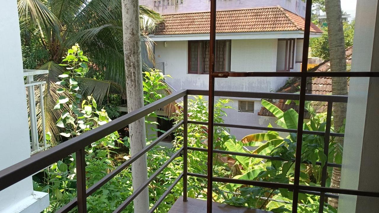 Prakriti Homestay Fortkochi Air Conditioned Rooms Exterior photo